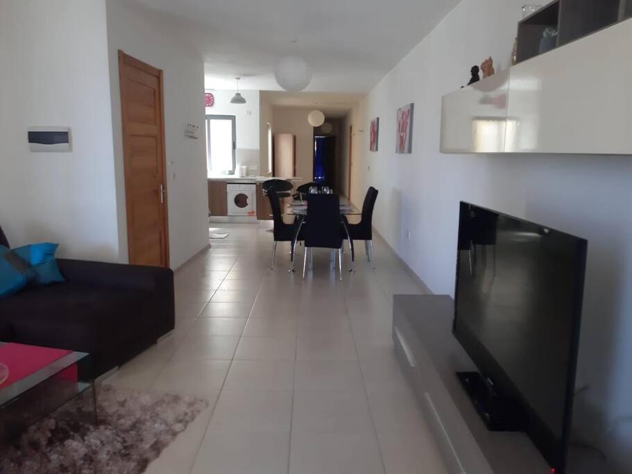 Lovely Two Bedroom Apartment Σεντ Πόλς Μπέι Εξωτερικό φωτογραφία
